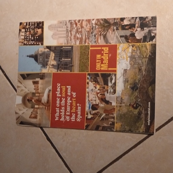 Magazines - Picture 2 of 3